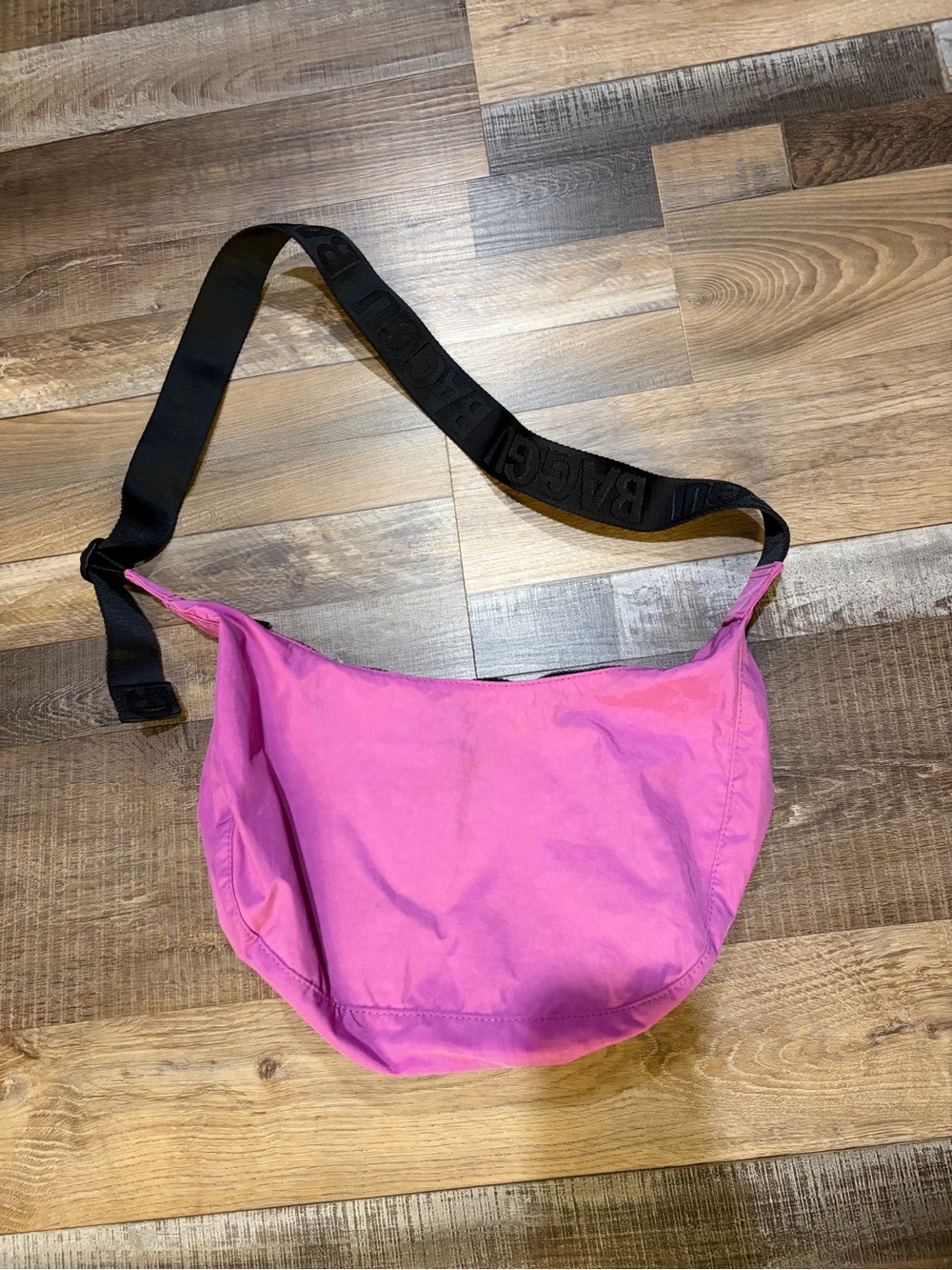BAGGU medium Crossbody Shoulder Bag with Black Strap